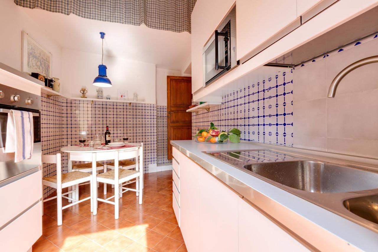 Rome As You Feel - Luxury Cappellari Apartment Bagian luar foto