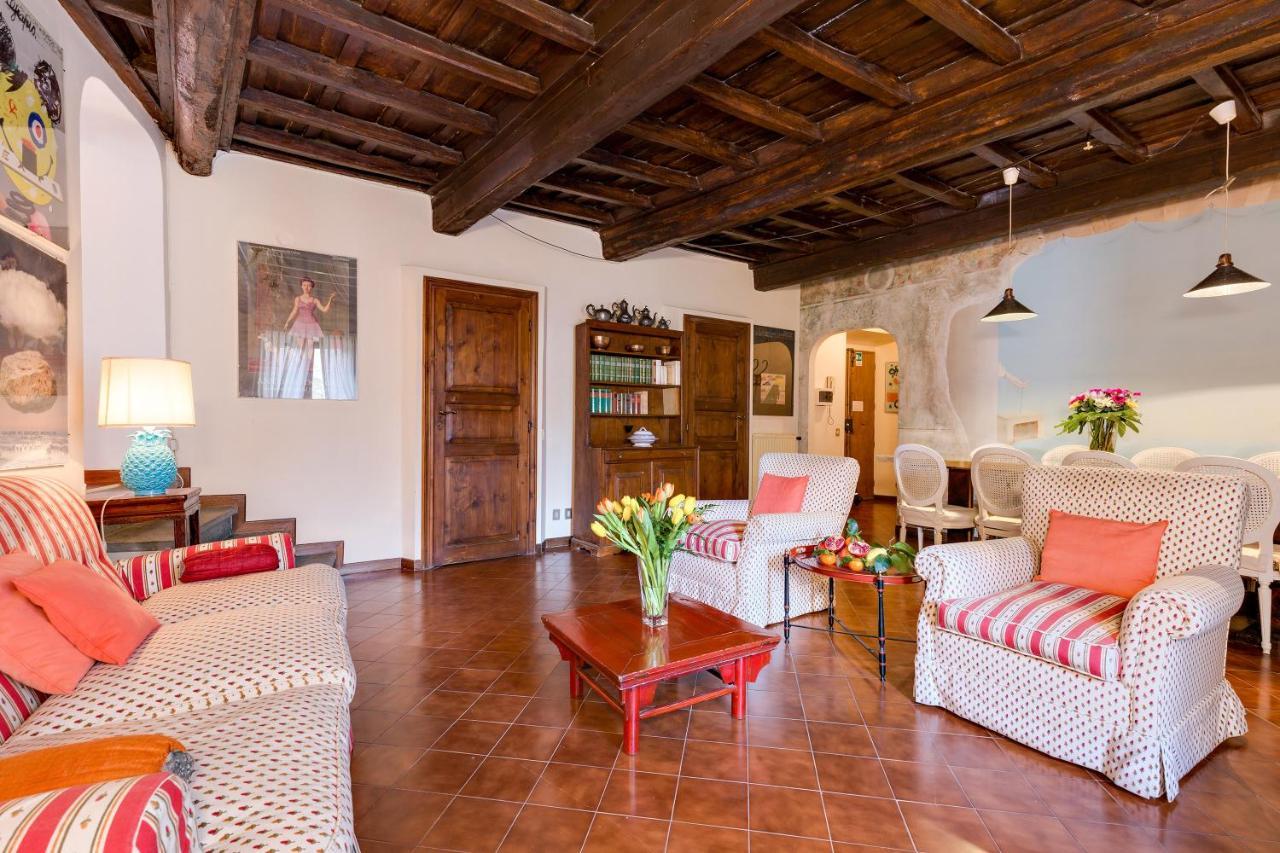 Rome As You Feel - Luxury Cappellari Apartment Bagian luar foto
