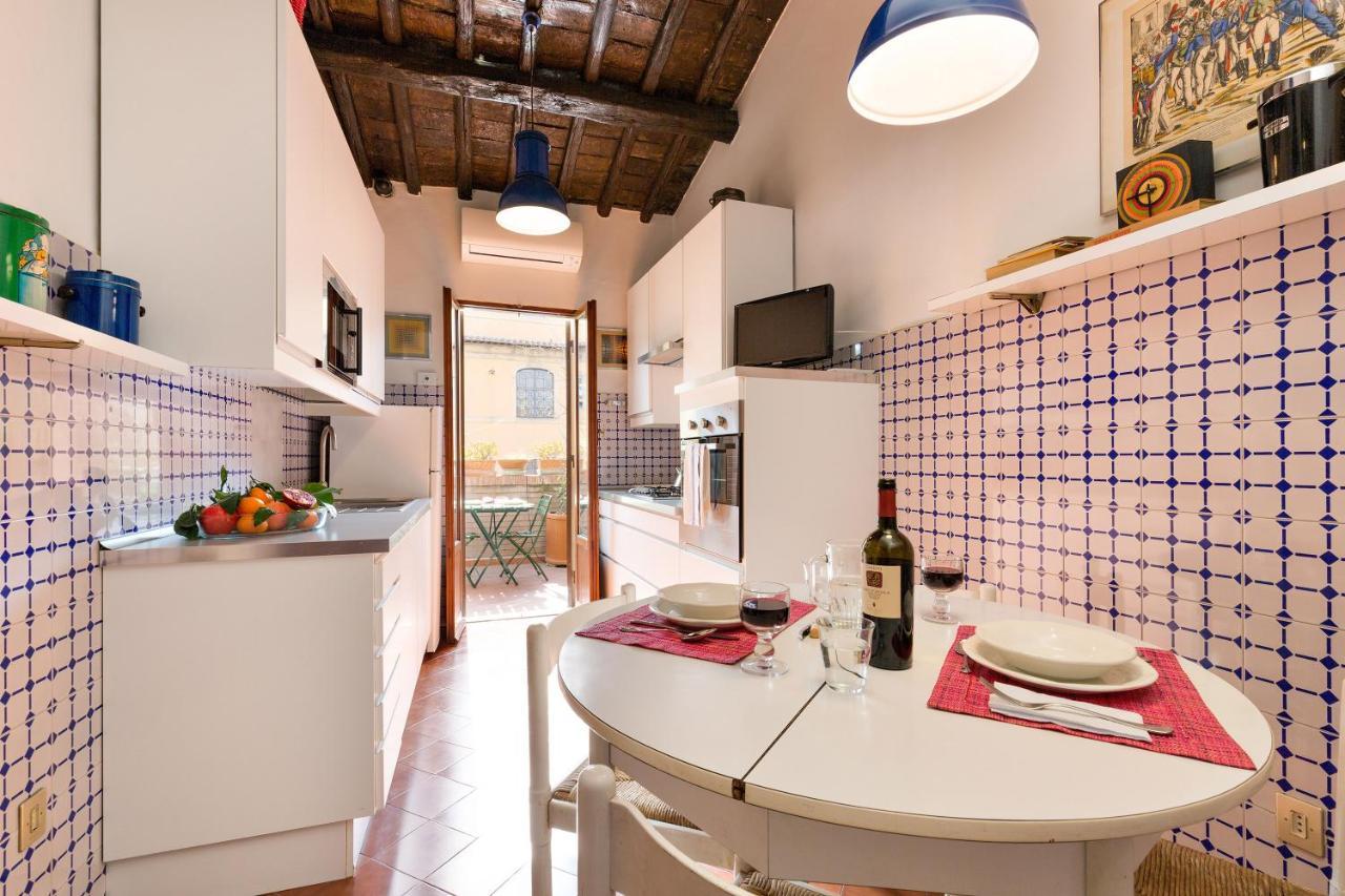 Rome As You Feel - Luxury Cappellari Apartment Bagian luar foto